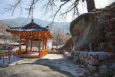 동매리 만수대 표지석과 당산정 썸네일 이미지